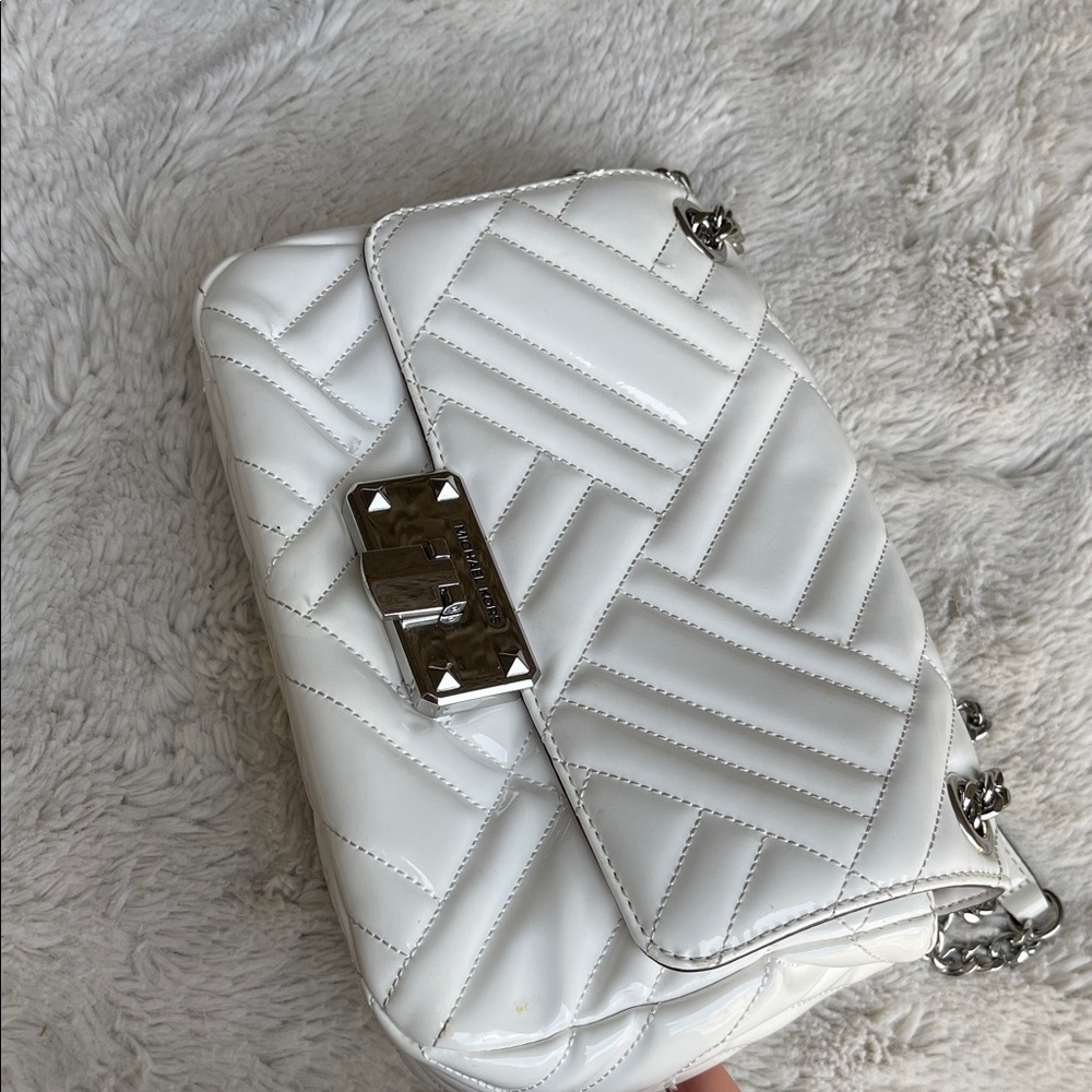 Michael Kors Peyton Quilted patent leather Shoulder Bag - Picture 5 of 16
